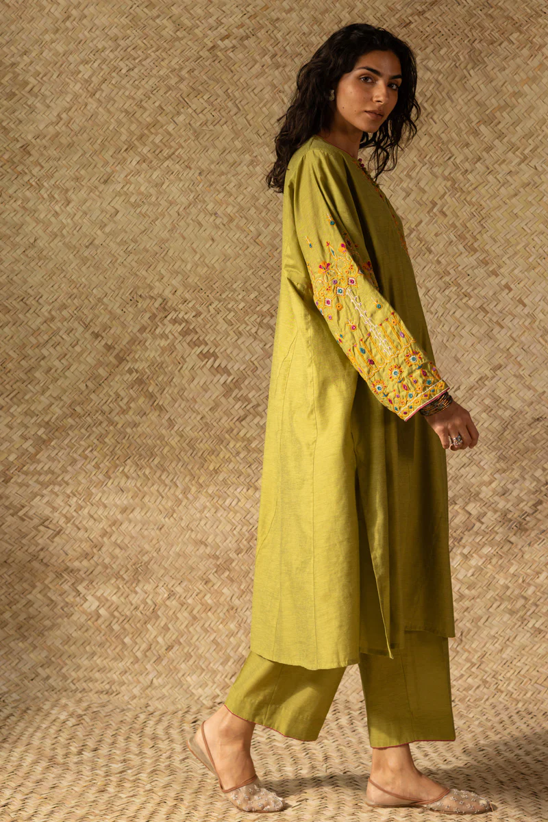 Aina Hand-Crafted Set - Image 9