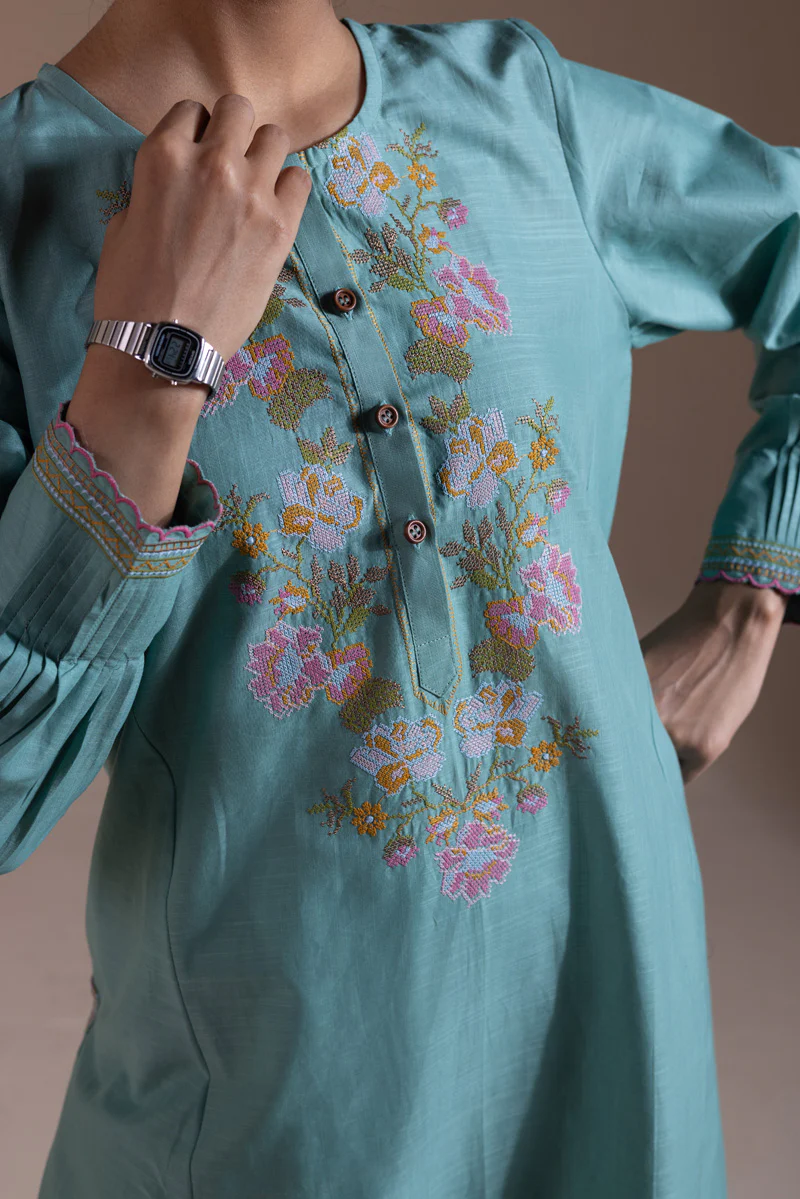 Pyari Paras Embroidered Set - Image 10