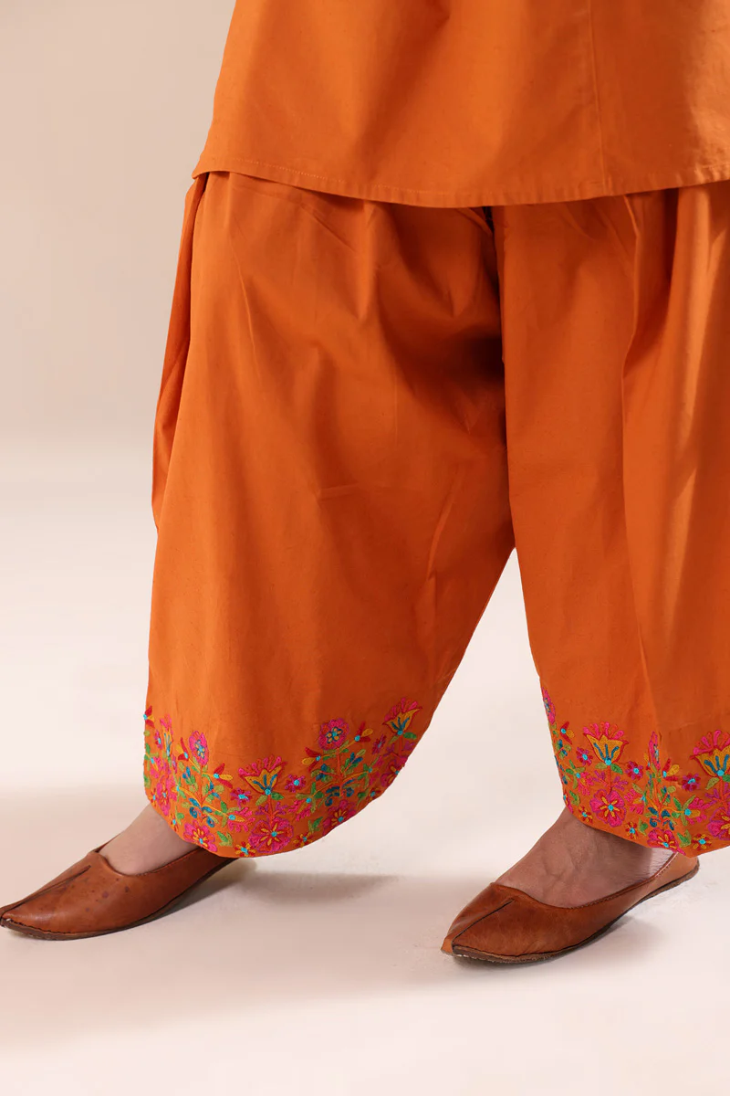 Laari Adda Farshi Set - Image 5