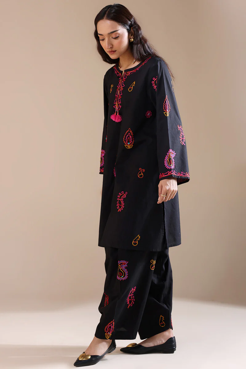 Embroidered Laari Adda Set - Image 5