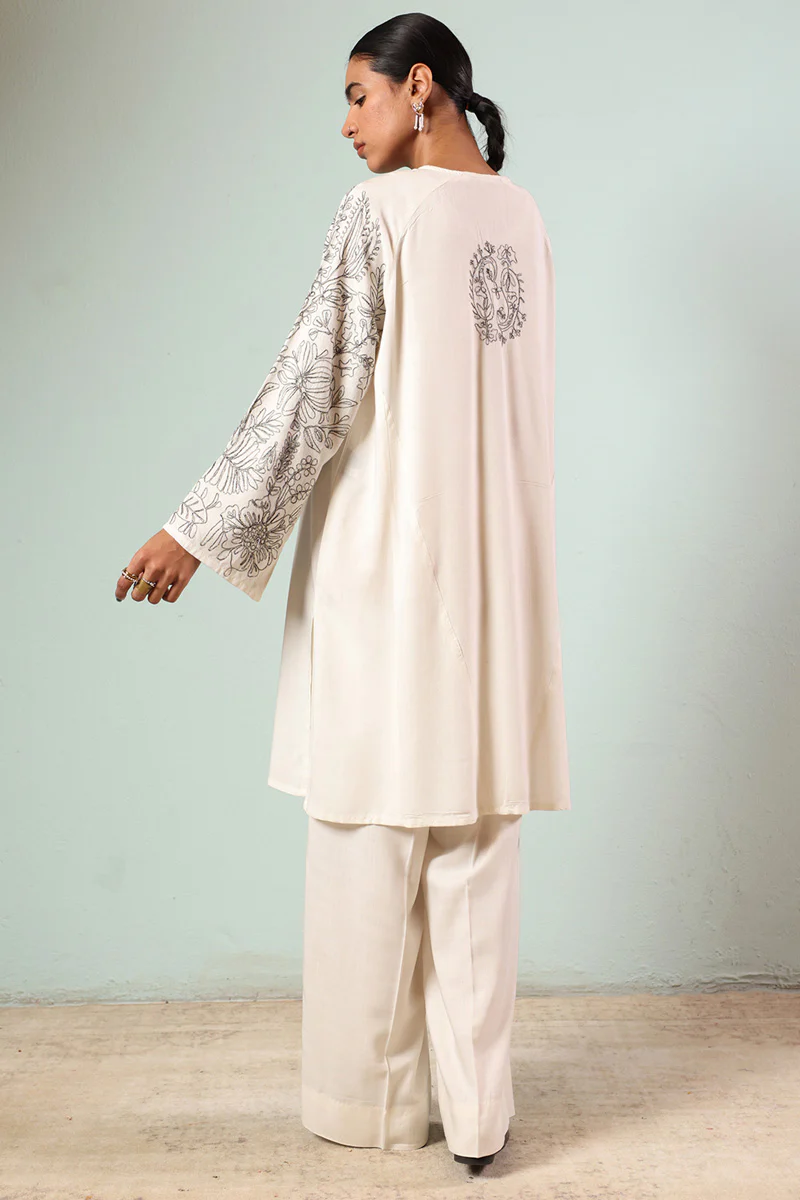 Mono Muse Embroidered Set - Image 9