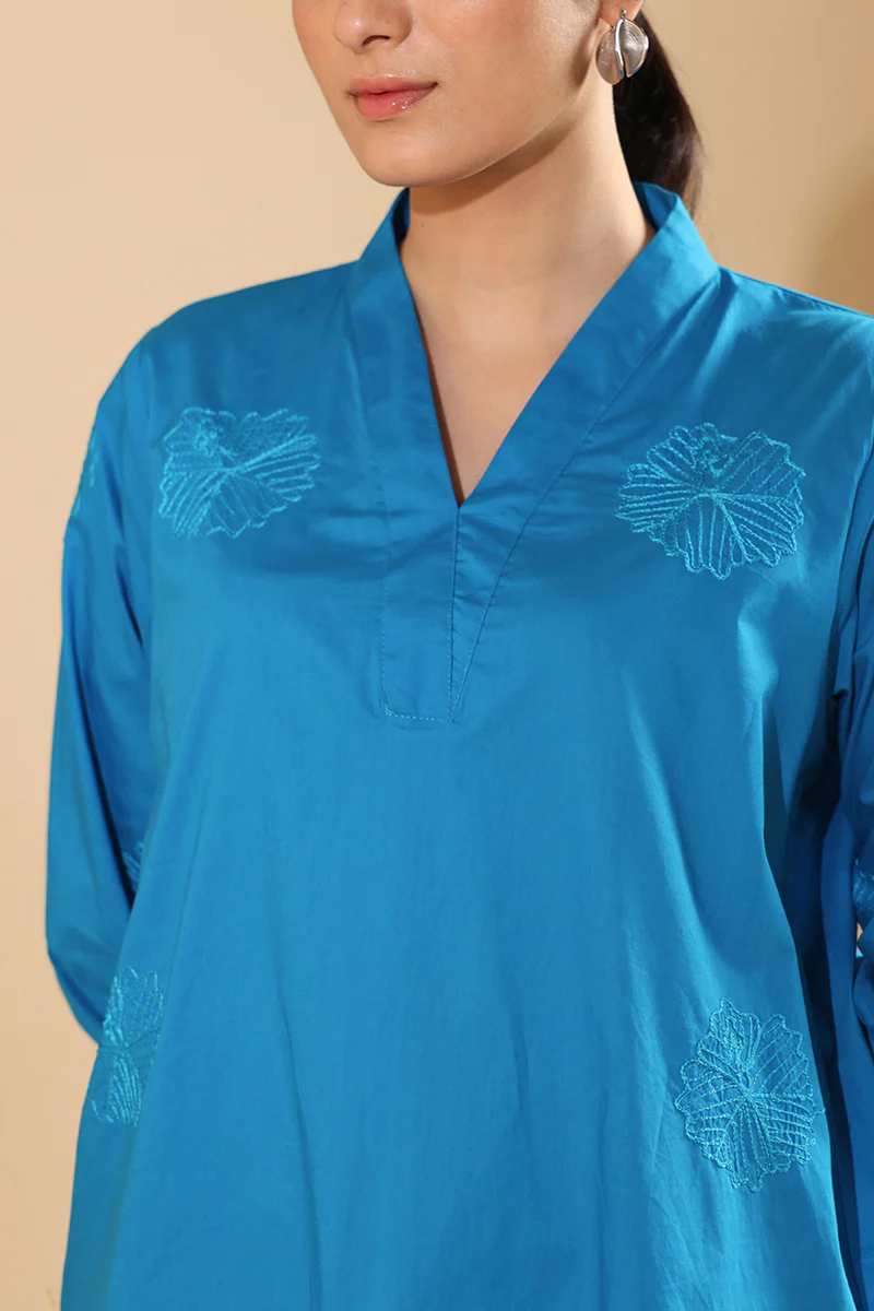 Opulent Embroidered Set - Image 2