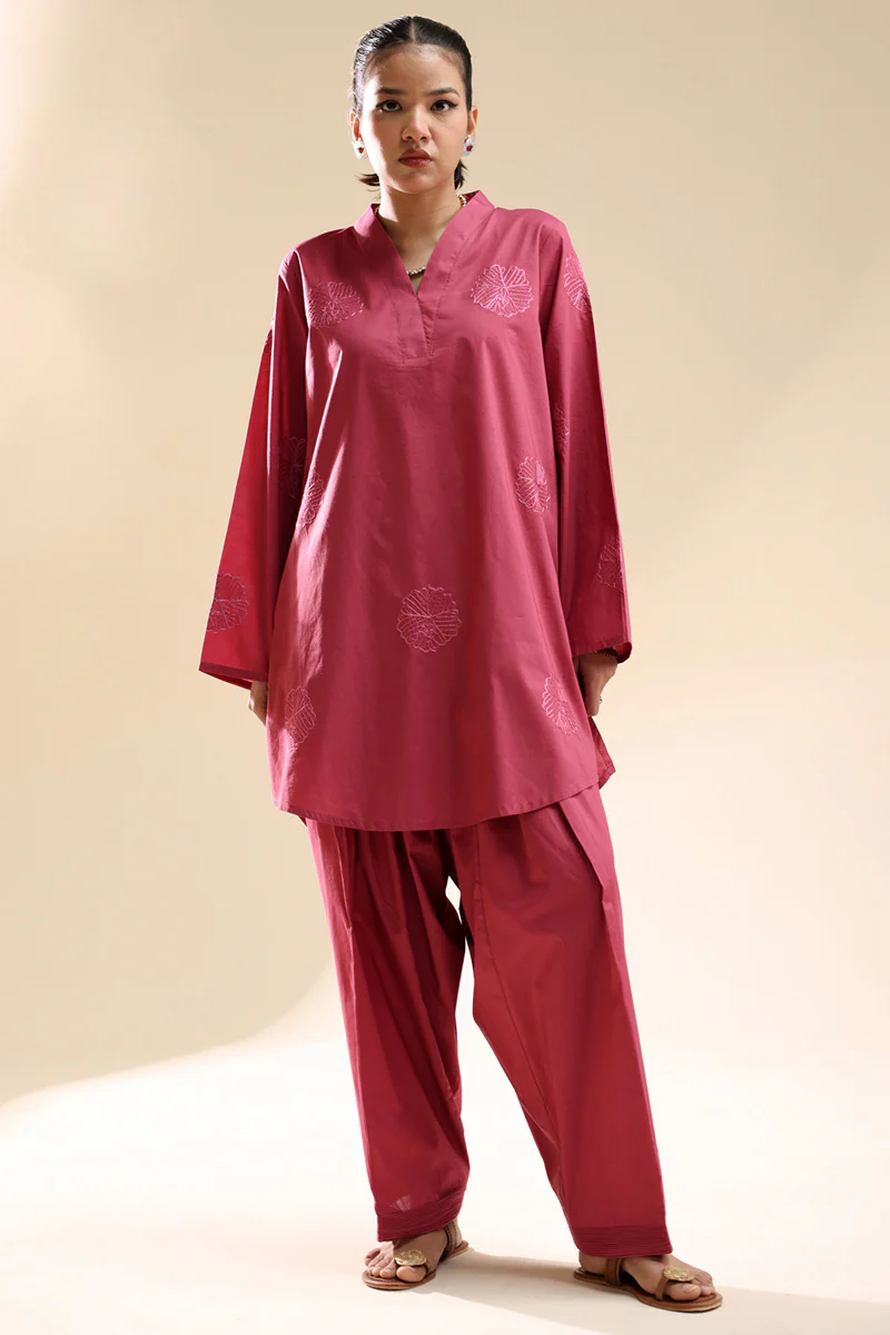 Opulent Embroidered Set - Image 5